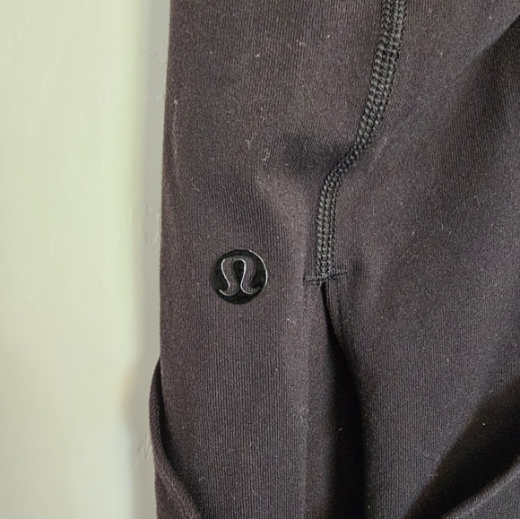 Lululemon pant with skirt overlay - Picture 4 of 8
